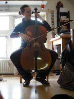 <img150*0:stuff/aj/46887/MaaikeAndCello2.jpg>