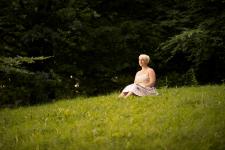 <img0*150:stuff/aj/46887/NehirwenDress2.jpg>
