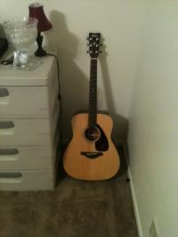 <img200*0:stuff/aj/51560/yamahaguitar.jpg>