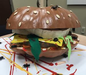 <img300*0:stuff/aj/64936/Horror%20burger.jpg>