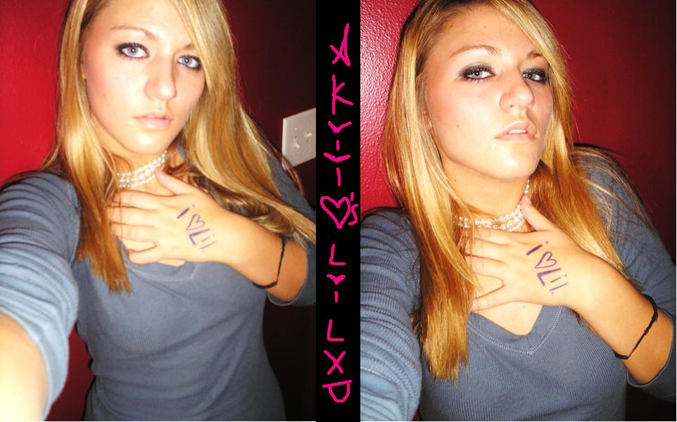 <img:stuff/akii%20hearts%20lil.jpg>