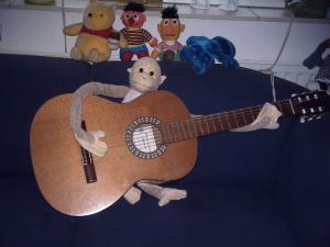 <img300*0:stuff/codyguitar.jpg>