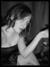 <img100*0:stuff/dela.glamouroneshot.jpg>