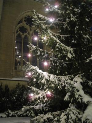 <img300*0:stuff/easterling_snowychurch.jpg>