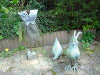 <img0*150:stuff/garden_ornaments.jpg>