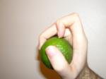 <img150*0:stuff/hand_opening_lime.jpg>