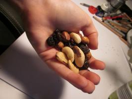<img0*200:stuff/handfull%2c_nuts%2c_hand.jpg>