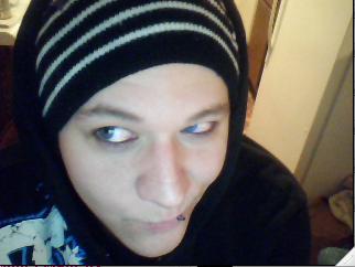 <img0*242:stuff/hehe_i_look_evil%21.jpg>