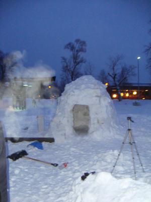 <img300*0:stuff/igloo.jpg>