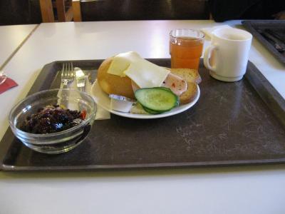 <img0*300:stuff/jam%2c_cucumber%2c_hostel.jpg>