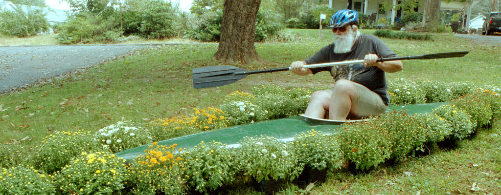 <img:stuff/kayakingthemums.jpg>