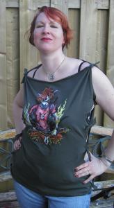<img0*300:stuff/me%20in%20GRN%20Aodh%20shirt%202.jpg>