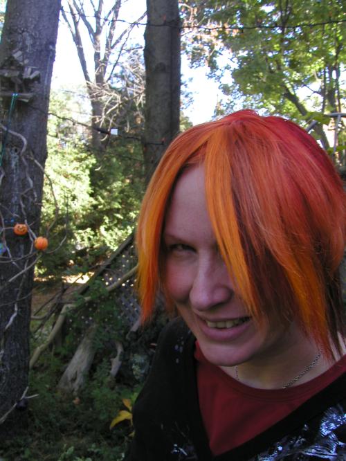 <img500*0:stuff/me%20w%20hair%20extensions.JPG>