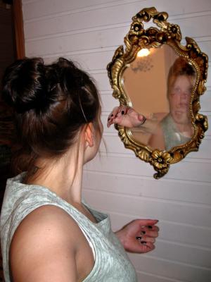 <img300*0:stuff/mislucmirrorgladwars.jpg>