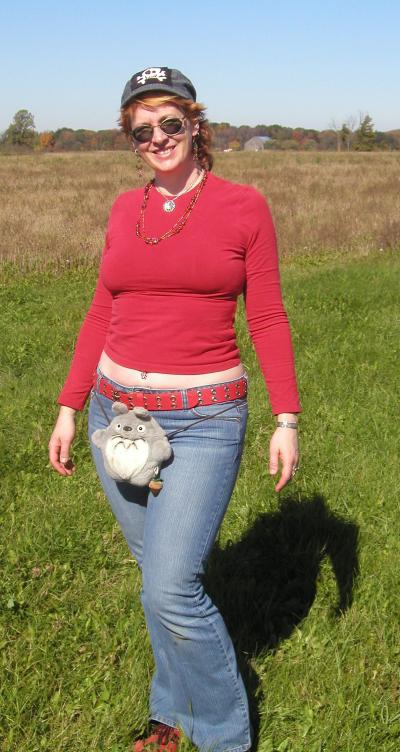 <img400*0:stuff/moira%20posing%20with%20totoro.jpg>