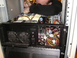 <img300*0:stuff/naked_elftron.jpg>
