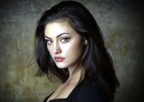 <img500*0:stuff/phoebe-tonkin.jpg>