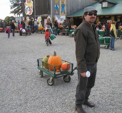 <img400*0:stuff/pumpkinpickin%208%20S09.jpg>