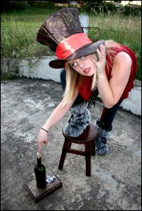 <img200*0:http://elftown.heddate.com/stuff/sarahhatter3.jpg>