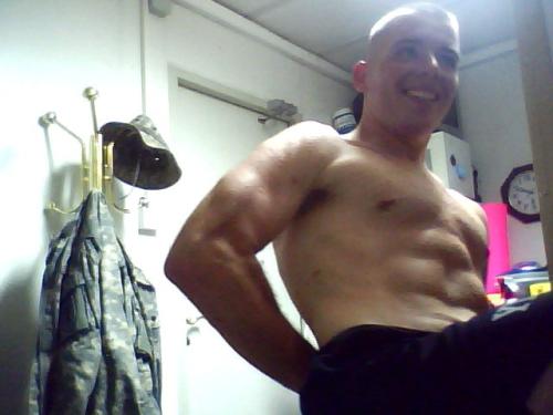 <img:http://elftown.heddate.com/stuff/shirtless.jpg?x=500&y=375>