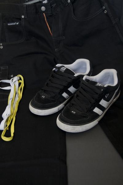<img400*600:stuff/shoelaces.jpg>