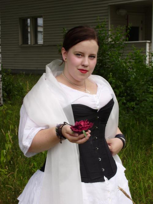 <img500*666:stuff/snow_white.jpg>