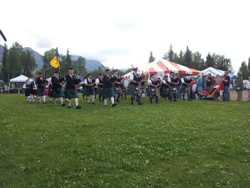 <img500*375:stuff/so_many_kilts.jpg>
