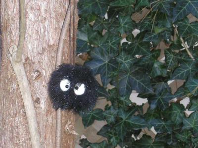 <img400*0:stuff/sootsprite%20in%20feary%20garden.jpg>