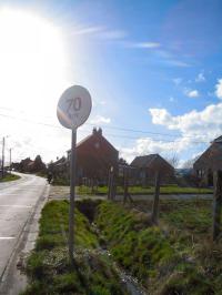 <img200*0:stuff/streetsign.jpg>