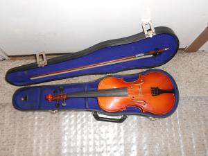 <img300*0:stuff/tinyviolin1.jpg>