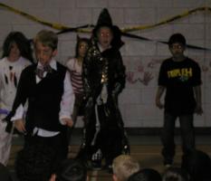 <img0*200:stuff/trillerplay%2015%20dance%204.jpg>