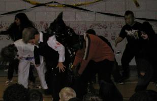 <img0*200:stuff/trillerplay%2018%20dance%207.jpg>