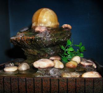 <img0*300:stuff/water%20fountain%202.jpg>