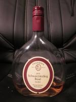 <img0*200:stuff/wine%2c_front%2c_ros%c3%a9.jpg>