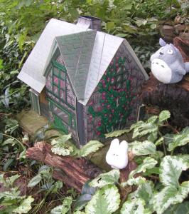 <img0*300:stuff/within%20the%20faery%20ring%20-side.jpg>