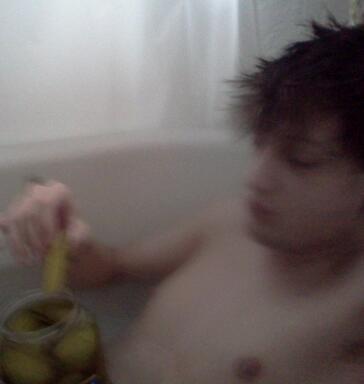 <img0*384:stuff/xHJASzx.jpg>