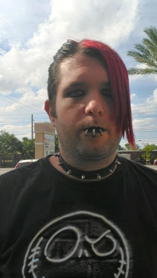 <img500*888:stuff/xUI78as.jpg>