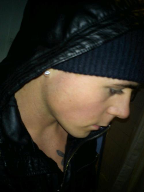 xUISDasM-