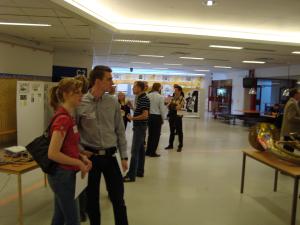 <img300*0:stuff/z/1/Alumni2009/DSC01931.JPG>