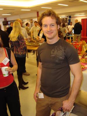 <img300*0:stuff/z/1/Alumni2009/DSC01934.JPG>