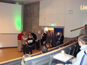 <img300*0:stuff/z/1/Alumni2009/DSC01942.JPG>