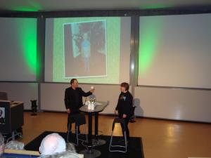 <img300*0:stuff/z/1/Alumni2009/DSC01949.JPG>