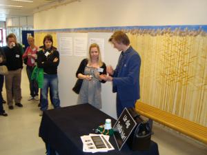 <img300*0:stuff/z/1/Alumni2009/DSC01959.JPG>