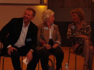 <img300*0:stuff/z/1/Alumni2009/DSC01983.JPG>