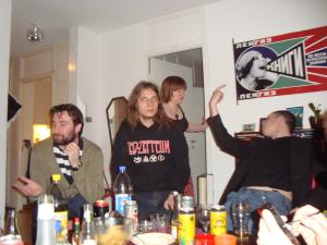 <img300*0:stuff/z/1/Anti%2520Easter%2520Party%25202010/DSC09494.JPG>
