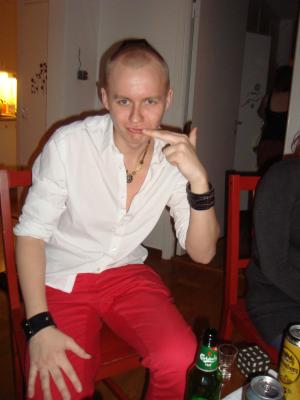 <img300*0:stuff/z/1/Anti%2520Easter%2520Party%25202010/DSC09495.JPG>