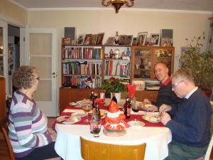 <img300*0:stuff/z/1/ChristmasEve2010/dsc00611.jpg>