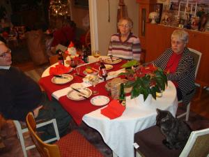 <img300*0:stuff/z/1/ChristmasEve2010/dsc00614.jpg>