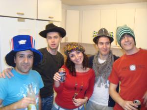 <img300*0:stuff/z/1/CrazyHatParty/DSC09256.JPG>