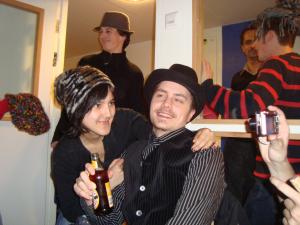 <img300*0:stuff/z/1/CrazyHatParty/DSC09273.JPG>